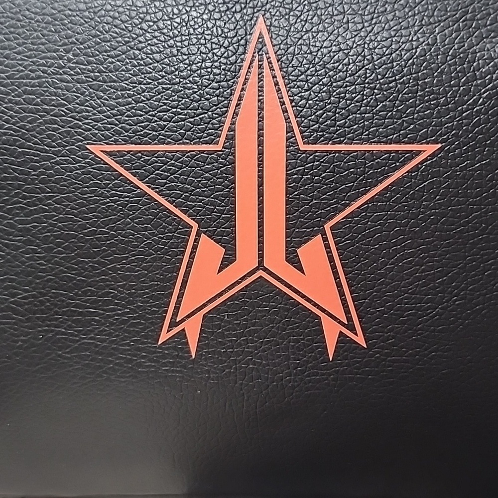 JEFFREE STAR Black Bat Wing 🦇Full Zip Makeup Bag Halloween 🎃 2021 Gothic NEW - Picture 2 of 3